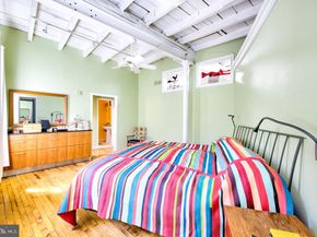 915 S 7TH Street, Philadelphia PA 19147