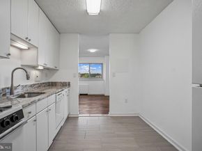 1225 Martha Custis Drive 811, Alexandria VA 22302