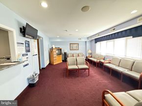 9821 Academy Road, Philadelphia PA 19114