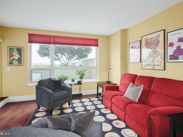 717 S Columbus Boulevard 406, Philadelphia PA 19147