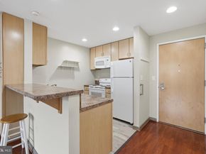 815 Arch Street 516, Philadelphia PA 19107