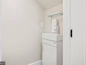 824 18TH Street NE 302, Washington DC 20002