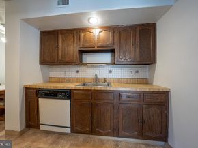 19 Rock Hill Road 1G, Bala Cynwyd PA 19004