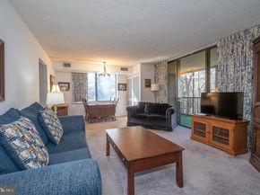 19 Rock Hill Road 1G, Bala Cynwyd PA 19004