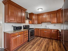 804 Keely Place, Philadelphia PA 19128