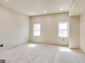 2526 Coral, Philadelphia PA 19125