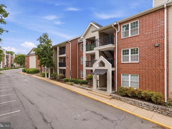 3308 Wyndham Circle 218, Alexandria VA 22302