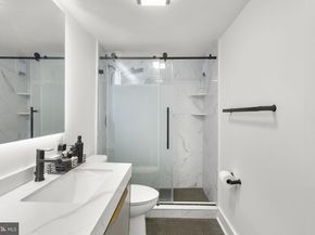 4201 Cathedral Avenue NW T10E, Washington DC 20016