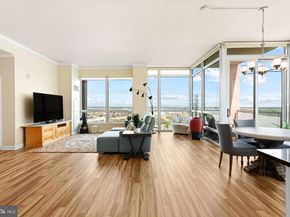 901 N Penn Street R2401, Philadelphia PA 19123