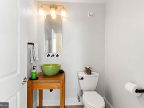 901 N Penn Street R2401, Philadelphia PA 19123