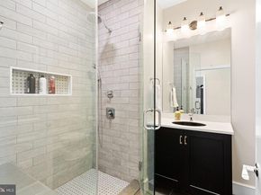 901 N Penn Street R2401, Philadelphia PA 19123
