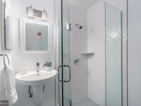 2001 12TH Street NW 213, Washington DC 20009