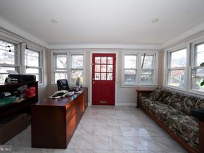 122 Crestview Road, Upper Darby PA 19082