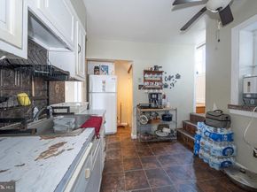 122 Crestview Road, Upper Darby PA 19082