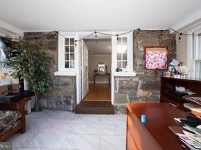 122 Crestview Road, Upper Darby PA 19082