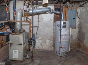 122 Crestview Road, Upper Darby PA 19082