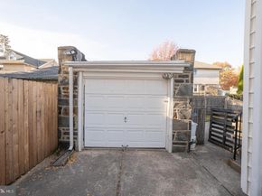 122 Crestview Road, Upper Darby PA 19082