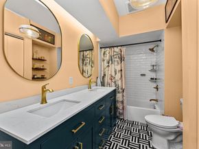 214 New Street G (4N), Philadelphia PA 19106