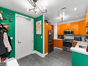 214 New Street G (4N), Philadelphia PA 19106