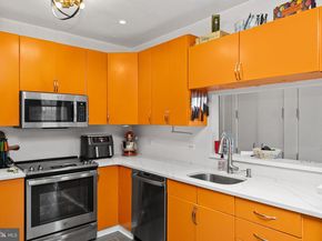 214 New Street G (4N), Philadelphia PA 19106