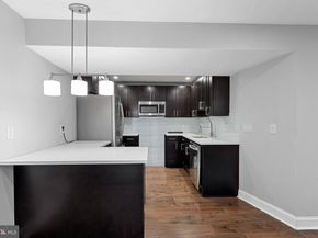 2467 Cypress Green Lane, Herndon VA 20171