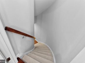 2467 Cypress Green Lane, Herndon VA 20171