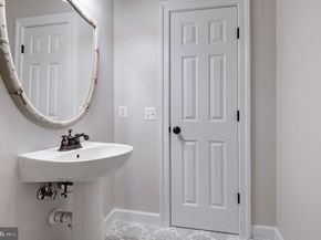 11913 Champion Lake Court, Herndon VA 20170