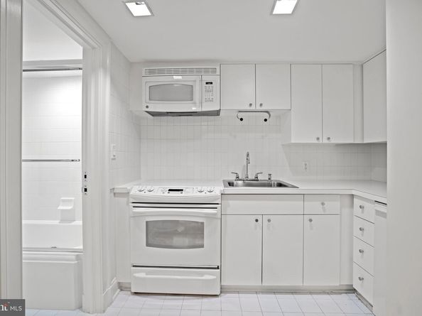 3313 O Street NW, Washington DC 20007