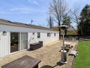 22 Hawthorne Street, Mount Sinai NY 11766