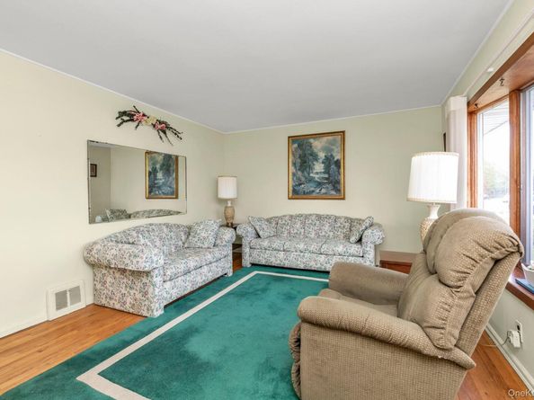226 Lee Avenue, Hicksville NY 11801