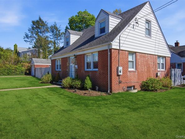 1155 Delmar Avenue, Franklin Square NY 11010