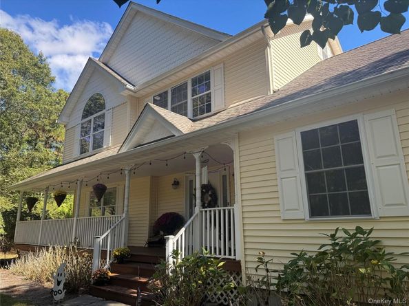 43 N Cozine Road, Manorville NY 11949