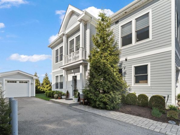 19 Island Point 19, Bronx NY 10464