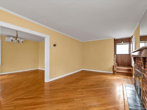 154 Rocklyn Avenue, Lynbrook NY 11563