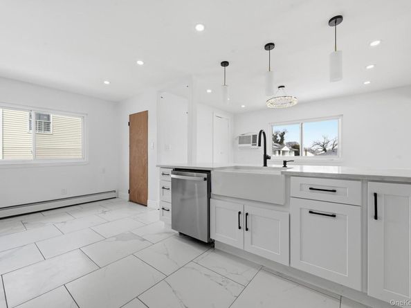 341 Green Court, Oceanside NY 11572
