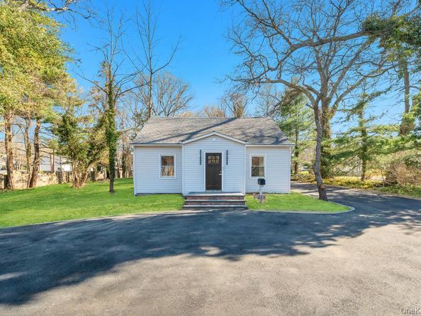 624 Townline Road, Hauppauge NY 11788