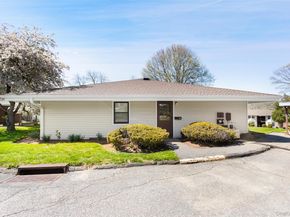 37 Sussex Drive B, Yorktown Heights NY 10598
