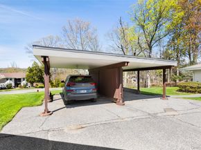 37 Sussex Drive B, Yorktown Heights NY 10598
