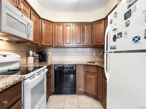 37 Sussex Drive B, Yorktown Heights NY 10598