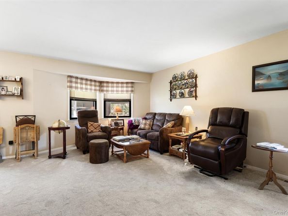 37 Sussex Drive B, Yorktown Heights NY 10598