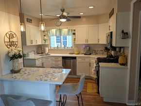 84 Woodlawn Avenue, Valley Stream NY 11581