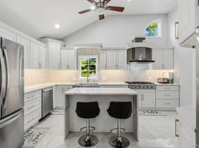 18 Sherwood Lane, Roslyn Heights NY 11577