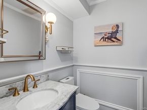 18 Sherwood Lane, Roslyn Heights NY 11577