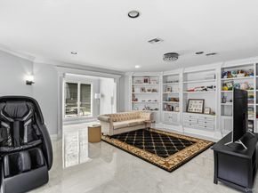 18 Sherwood Lane, Roslyn Heights NY 11577
