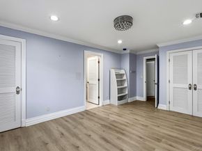 18 Sherwood Lane, Roslyn Heights NY 11577