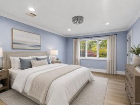 18 Sherwood Lane, Roslyn Heights NY 11577