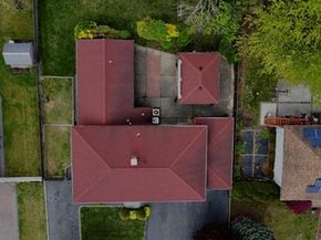 42 Pebble Lane, Deer Park NY 11729