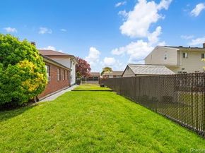 42 Pebble Lane, Deer Park NY 11729