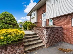42 Pebble Lane, Deer Park NY 11729
