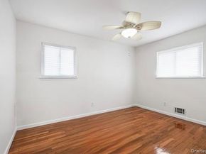 42 Pebble Lane, Deer Park NY 11729